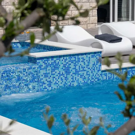 Luxury Stone Tonka Villa *