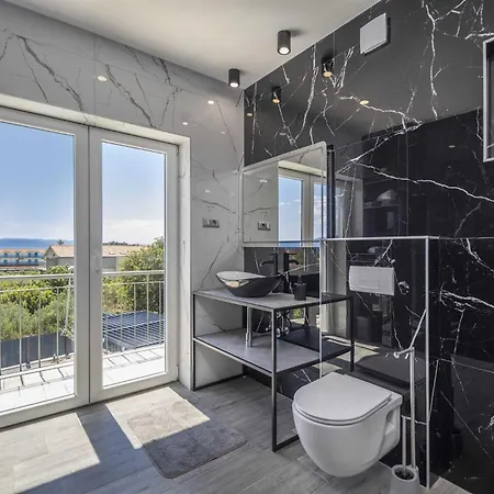 Luxury Stone Tonka * Sućuraj
