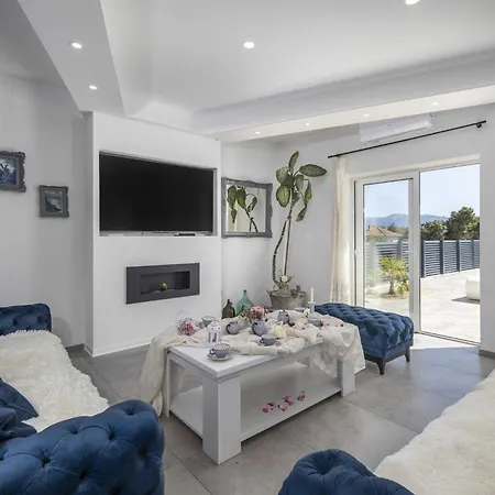Luxury Stone Tonka فيلة Sućuraj
