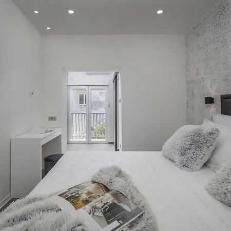 Luxury Stone Tonka