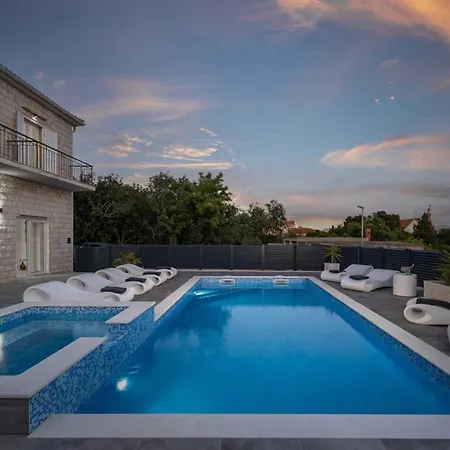 Luxury Stone Tonka